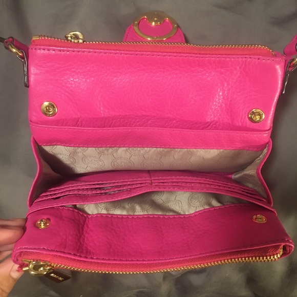 Michael Kors across body - Picture 2 of 8